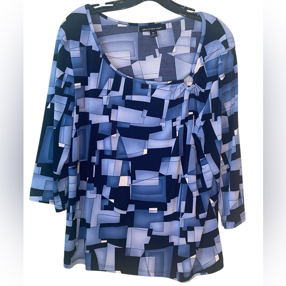 Brigs New York geometric print top with silver gathering square. Size 1X GUC - Picture 3 of 7